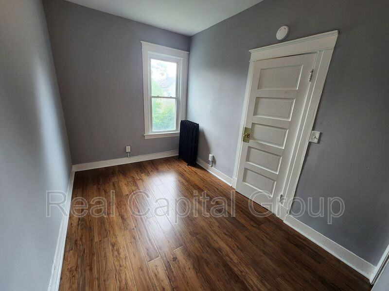 37 Hurlbut St - Photo 3 of 14