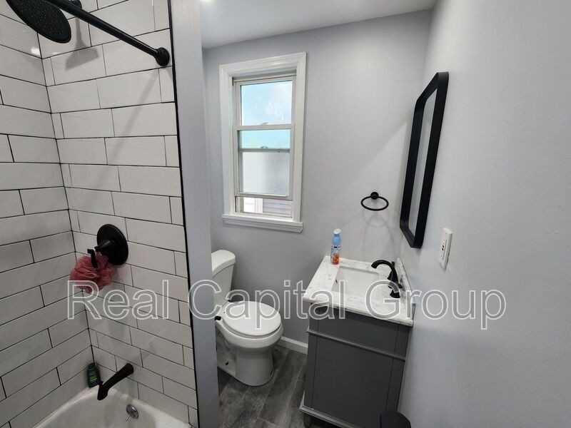 37 Hurlbut St - Photo 7 of 14