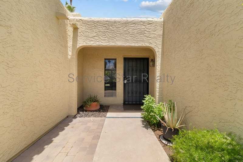 7320 E Rose Ln - Photo 3 of 27