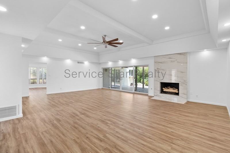 7320 E Rose Ln - Photo 5 of 27