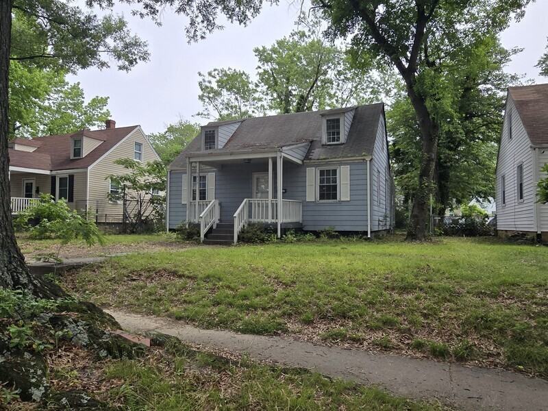 3415 Meadow Bridge Rd - Photo 2 of 14