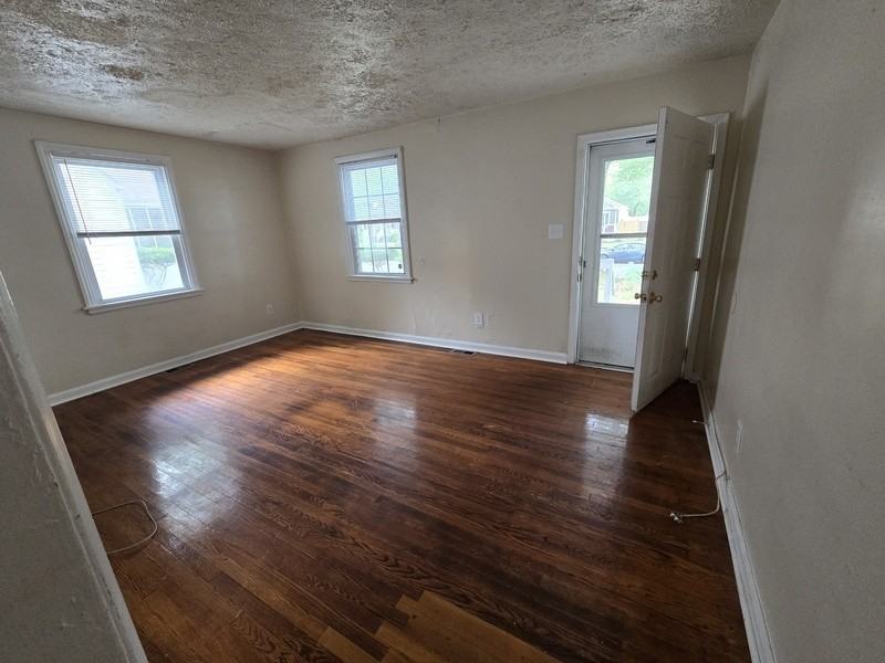 3415 Meadow Bridge Rd - Photo 3 of 14