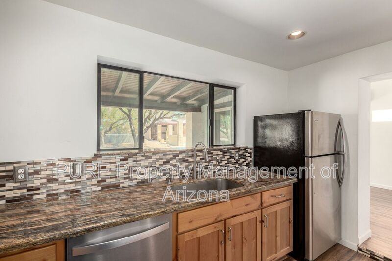 1526 E Griswold Rd - Photo 7 of 25