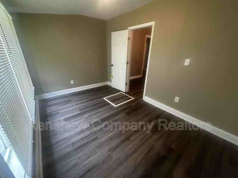 403 E Main St - Photo 2 of 20