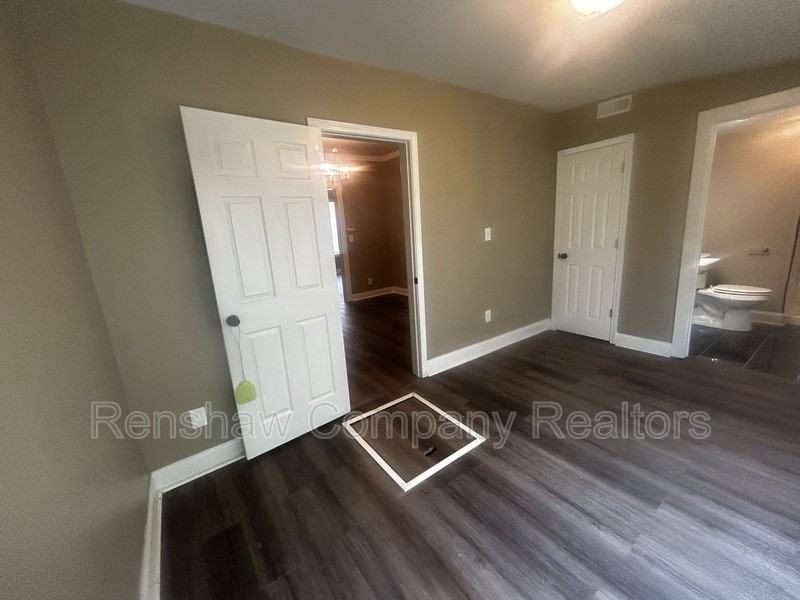 403 E Main St - Photo 3 of 20