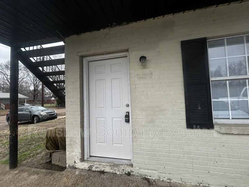 1282 Fairground Rd - Photo 2 of 10