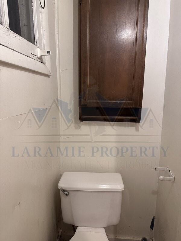 912 E Park Ave - Photo 4 of 12