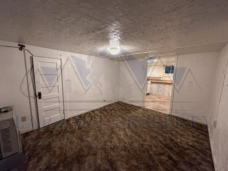 912 E Park Ave - Photo 6 of 12