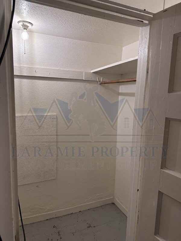 912 E Park Ave - Photo 7 of 12