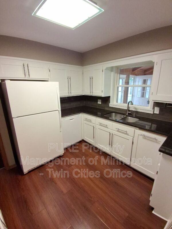 391 91st Ave Ne - Photo 3 of 31