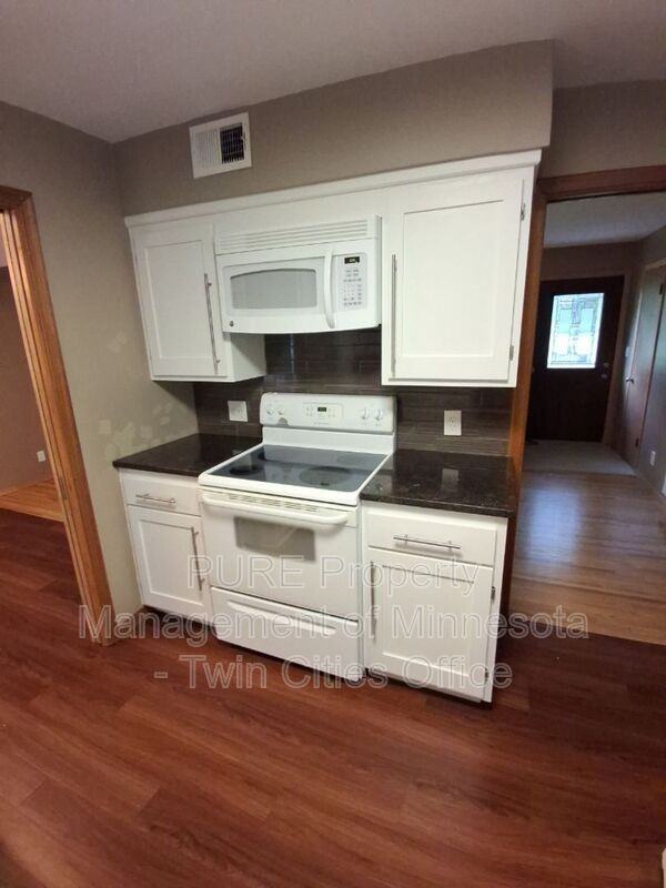 391 91st Ave Ne - Photo 4 of 31