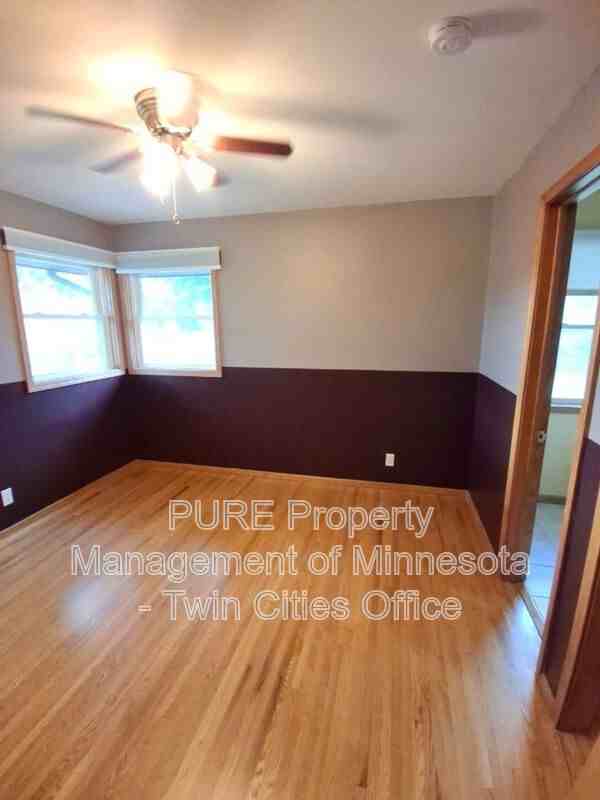 391 91st Ave Ne - Photo 5 of 31