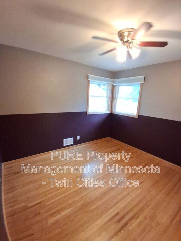 391 91st Ave Ne - Photo 6 of 31