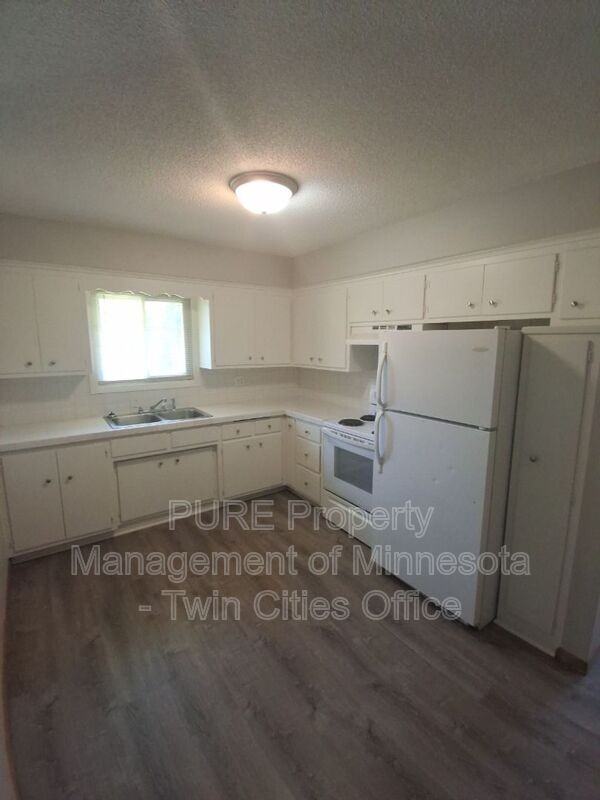 5848 2nd St Ne #5 - Photo 4 of 15