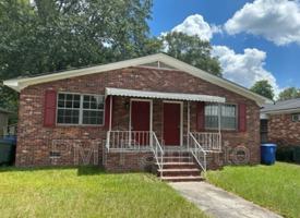 featured image of 1216 Chevis St #B