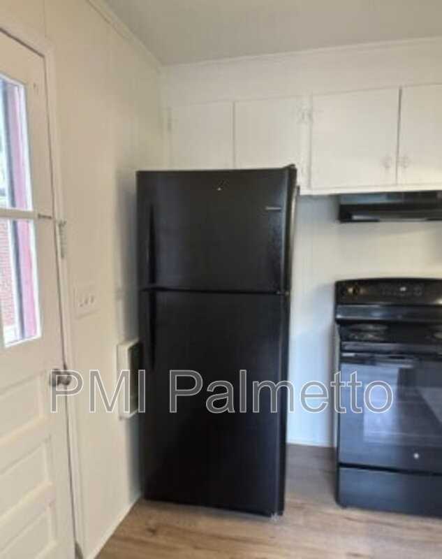 1216 Chevis St #B - Photo 7 of 14