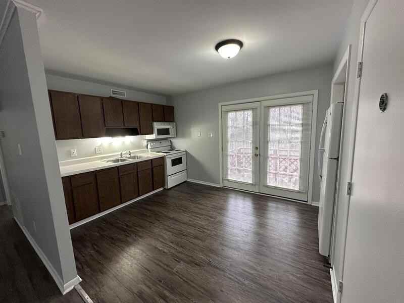 205 Long St #7 - Photo 2 of 11