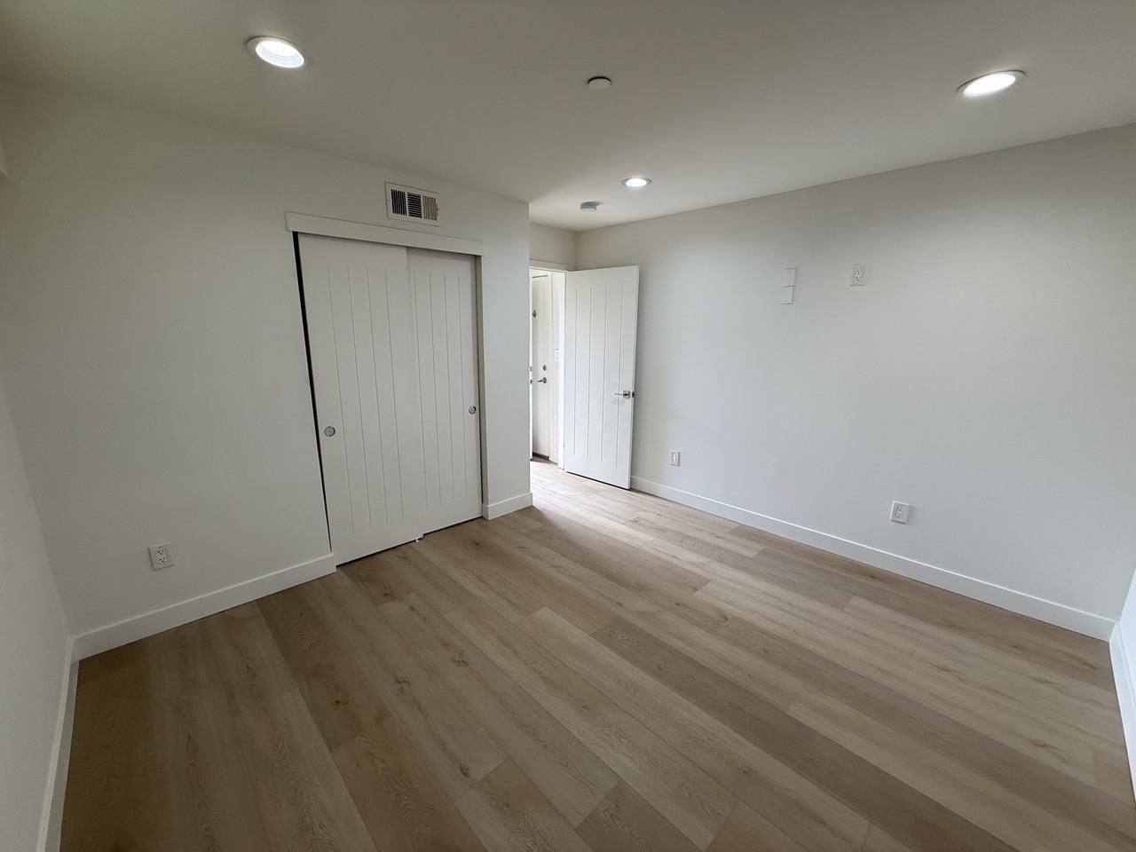 3 + 2 + RARE 3 CAR PARKING IN HIGH DEMAND EAST HOLLYWOOD LOCATION - Photo 6 of 26