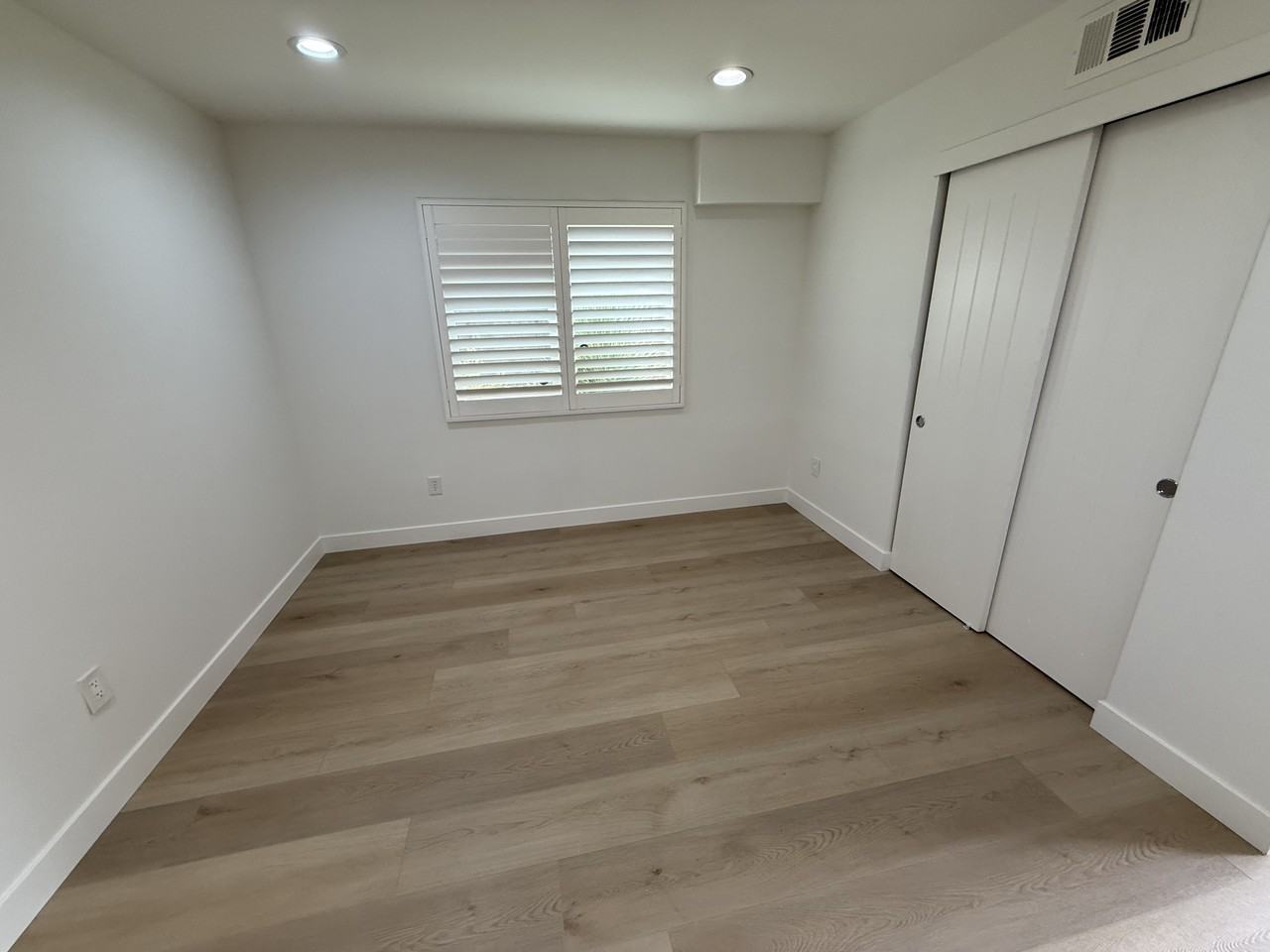 3 + 2 + RARE 3 CAR PARKING IN HIGH DEMAND EAST HOLLYWOOD LOCATION - Photo 7 of 26