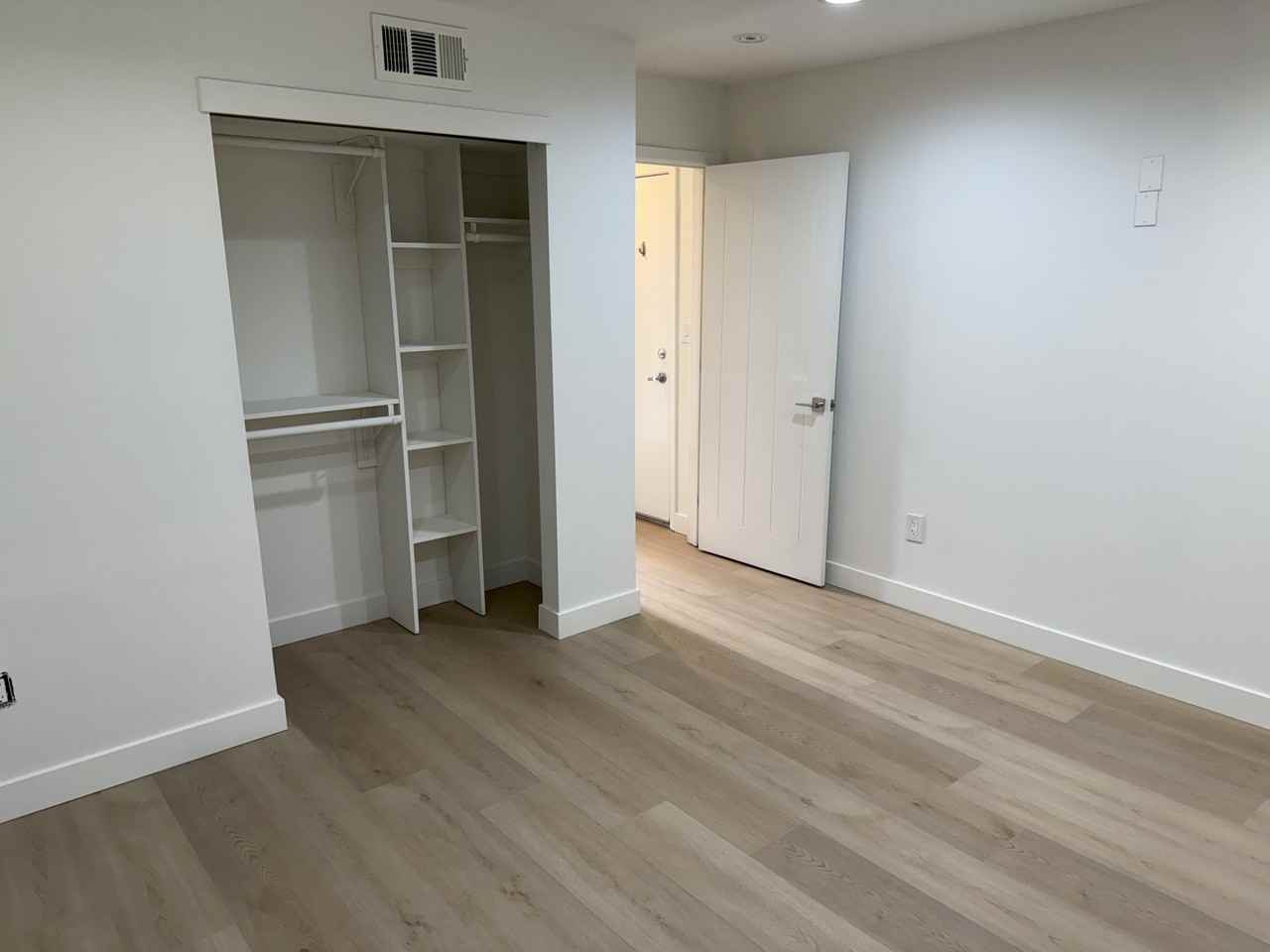 3 + 2 + RARE 3 CAR PARKING IN HIGH DEMAND EAST HOLLYWOOD LOCATION - Photo 5 of 26