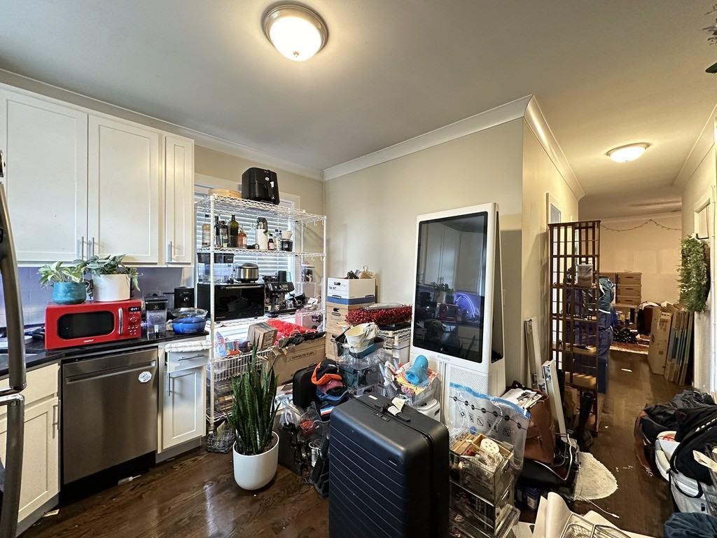 646 W Roscoe St #3N - Photo 6 of 21