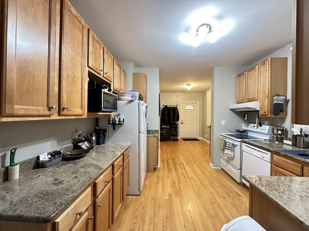 3650 W George St #1F - Photo 2 of 21