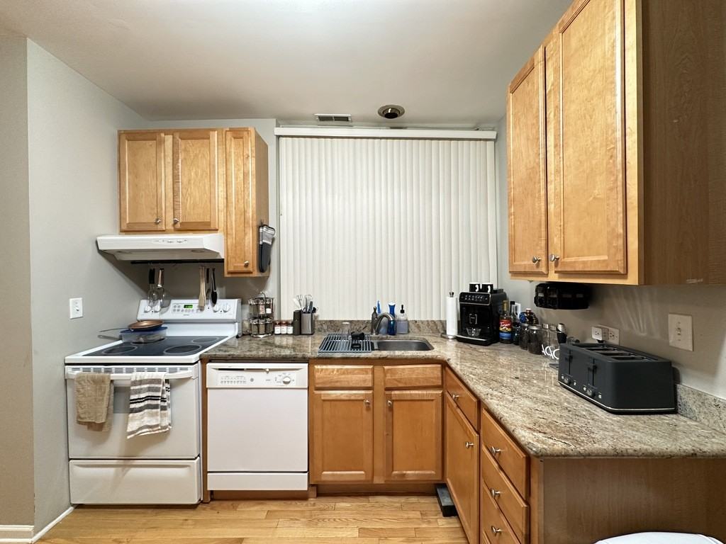 3650 W George St #1F - Photo 4 of 21