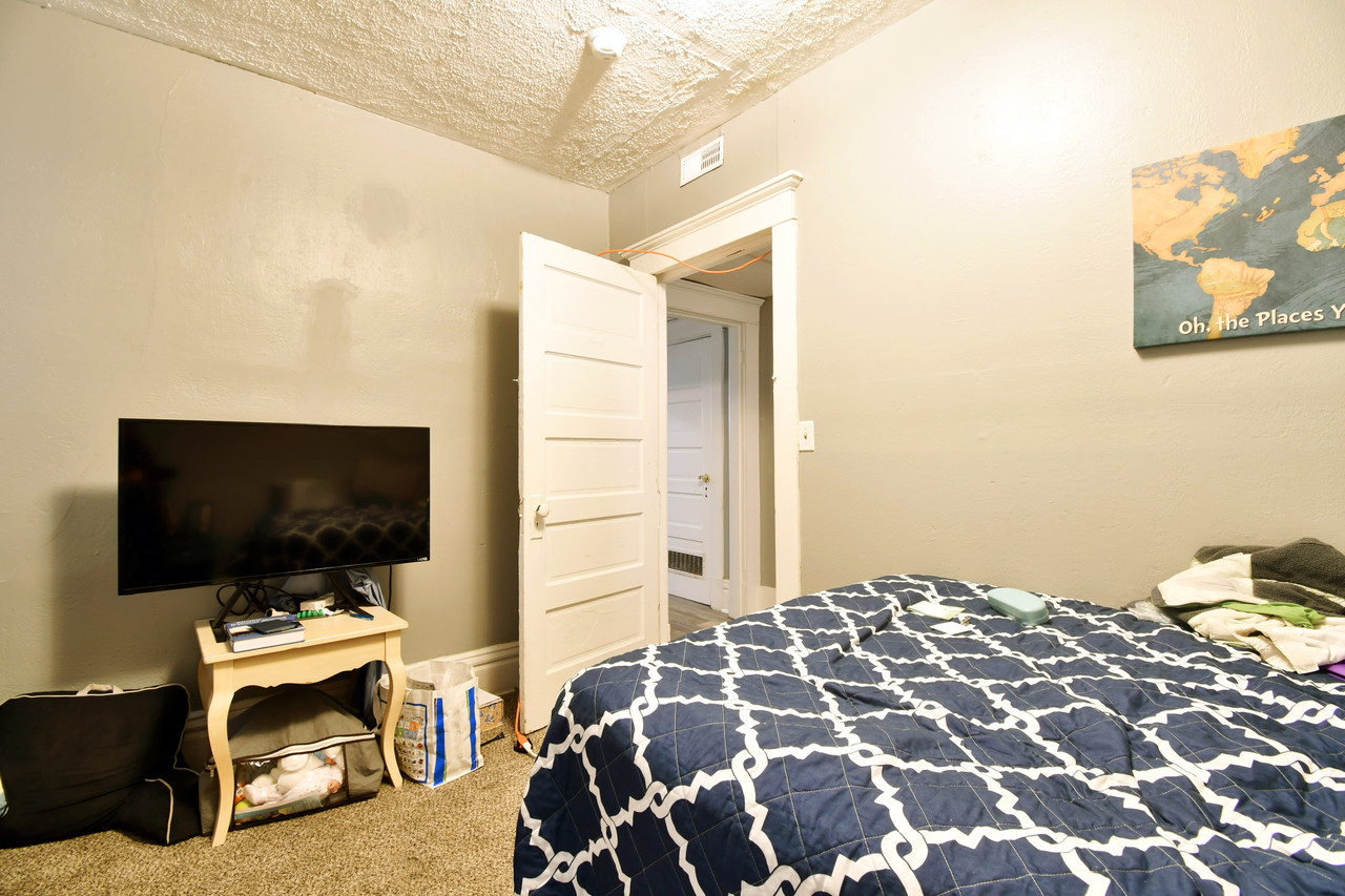 611 14th - Photo 5 of 15