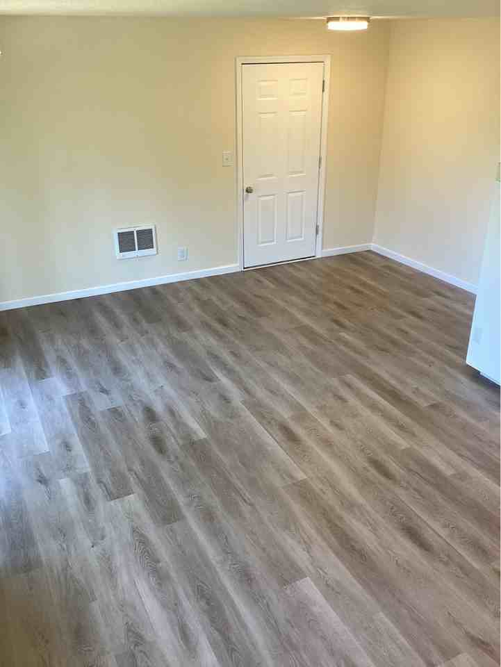 761 Northeast Reservoir Lane - Photo 3 of 14