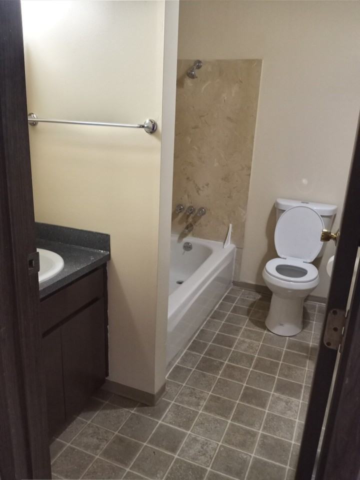 P201J - Photo 3 of 6