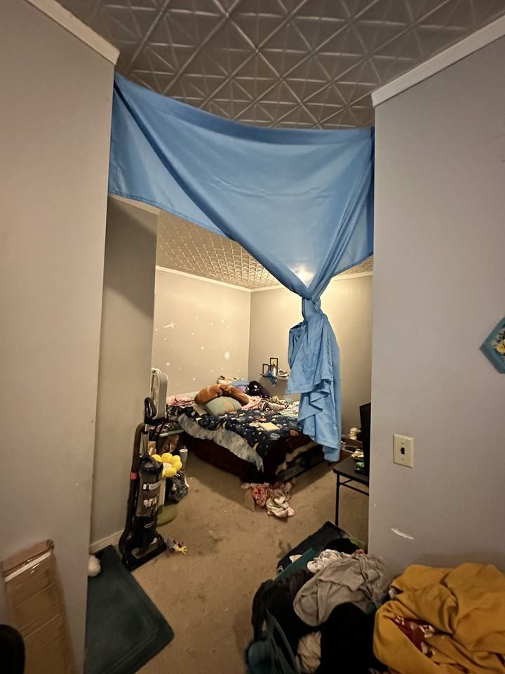 2519 Genesee Street - Photo 2 of 10