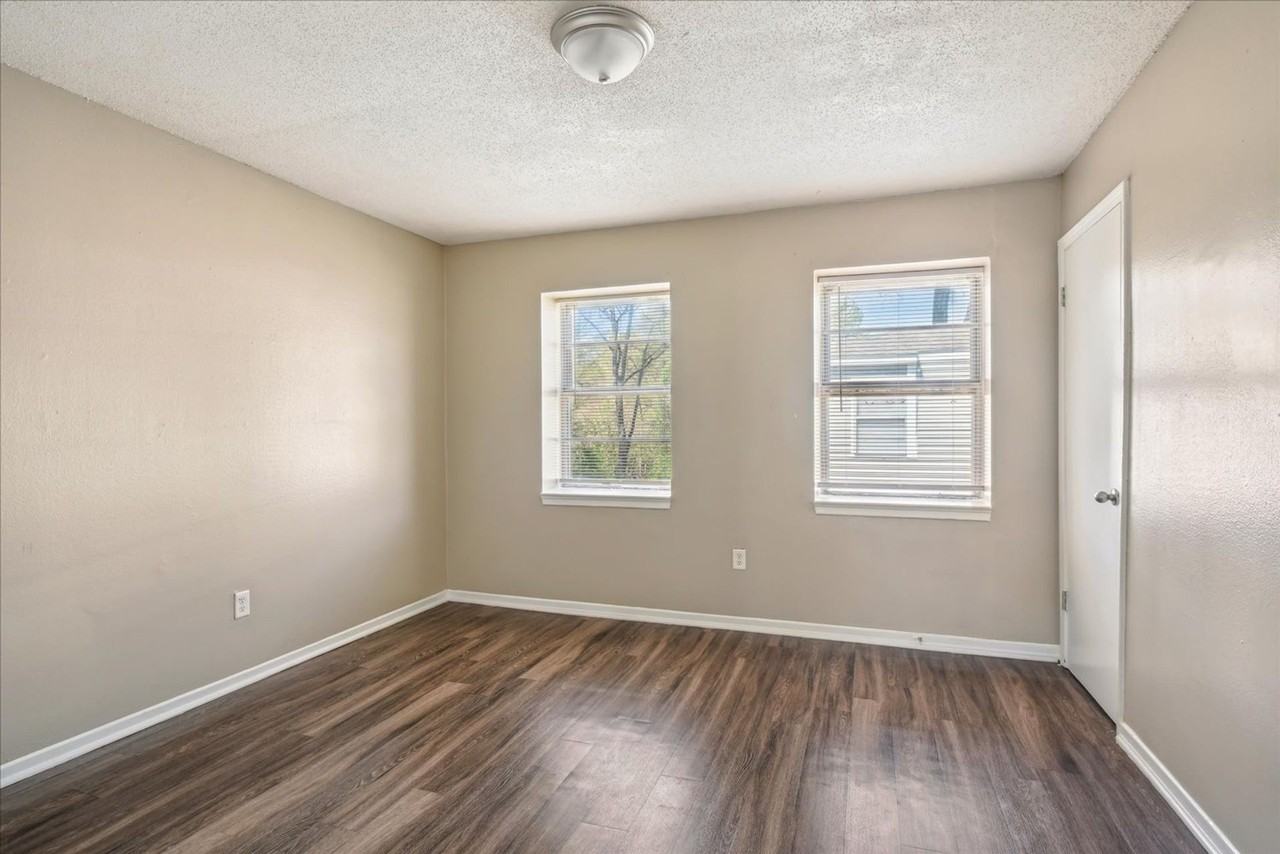 TOWNHOMES w/ W/D INCLUDED! Gated 2 Bed / 1.5 Bath Townhomes near Shelby Dr! - Photo 7 of 19