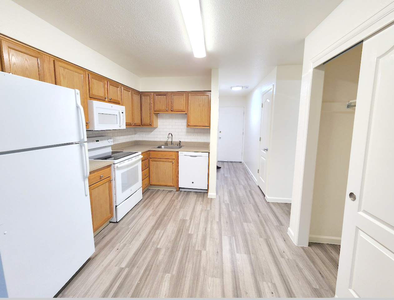 Zephyr Apartments - Photo 4 of 19