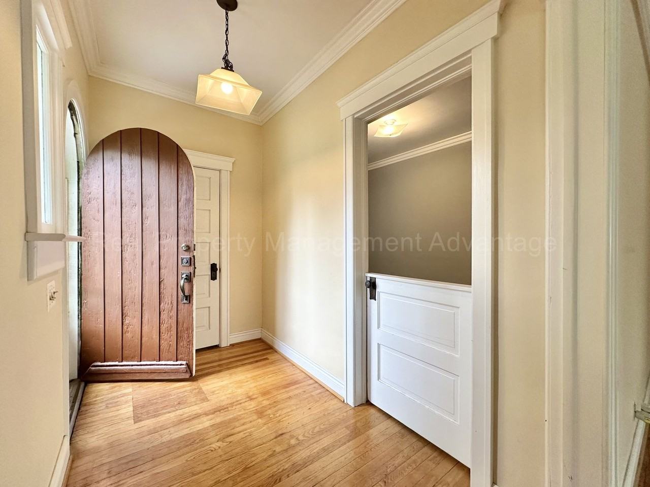 3036 Royal Ave - Photo 3 of 31