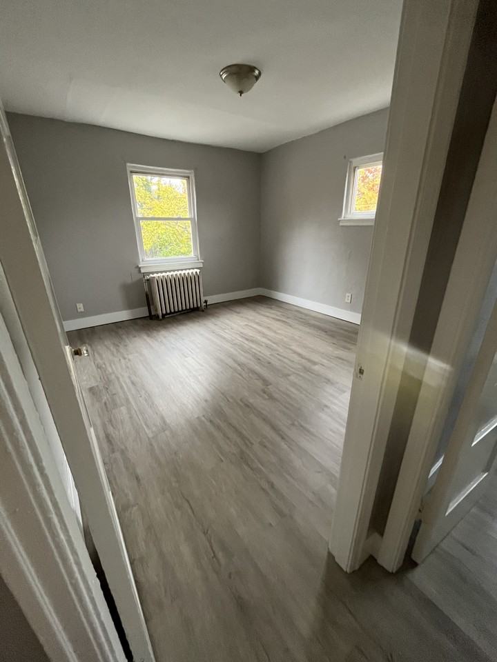 1906 Elsmere Ave #9 - Photo 3 of 7