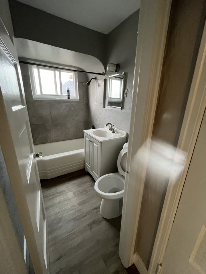 1906 Elsmere Ave #9 - Photo 4 of 7