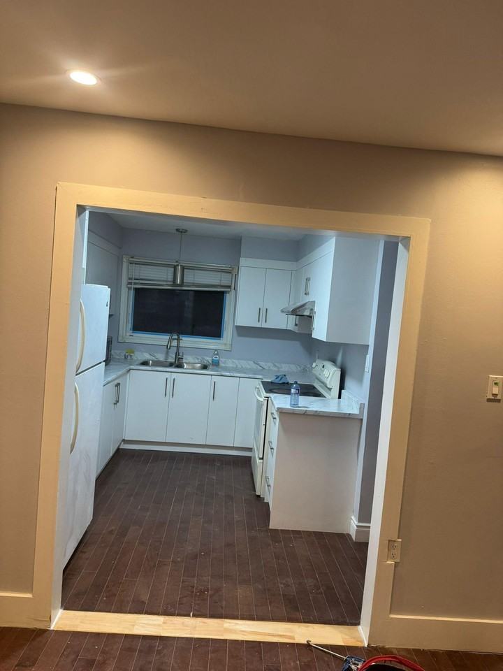 92 Corby Cres - Photo 2 of 10