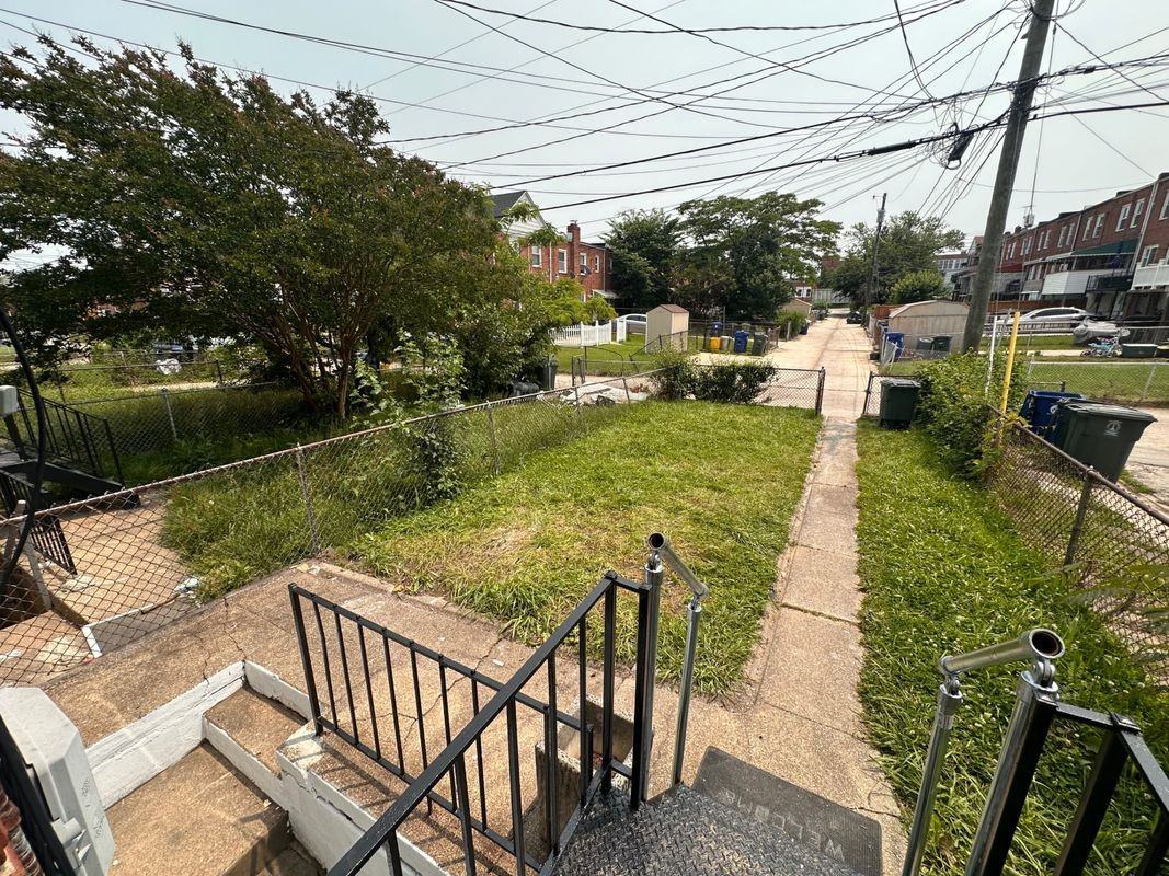 3725-FLOOR 1 BONVIEW AVE - Photo 4 of 11