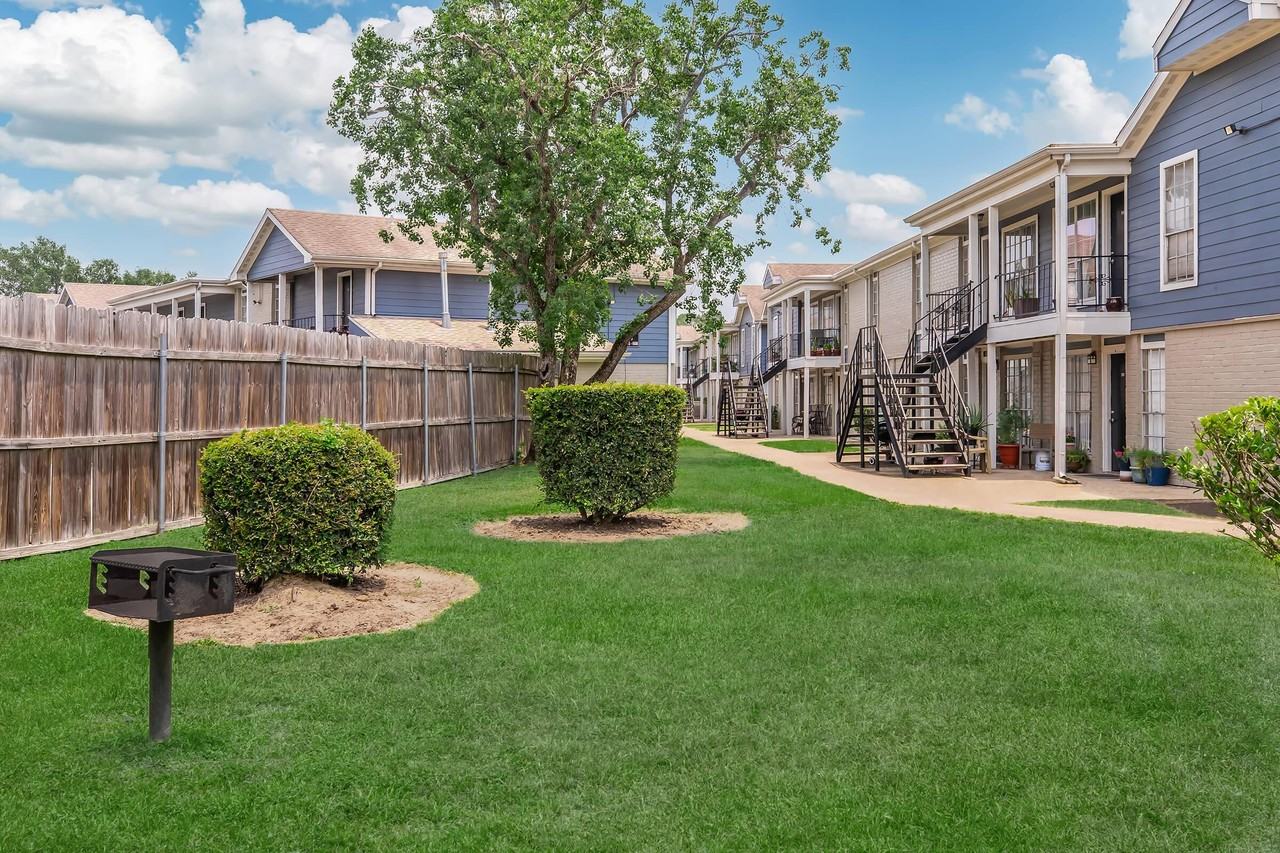 Gessner Park - Photo 4 of 19