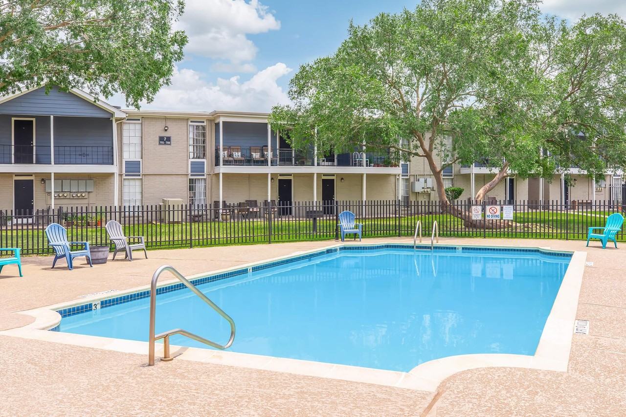 Gessner Park - Photo 5 of 19