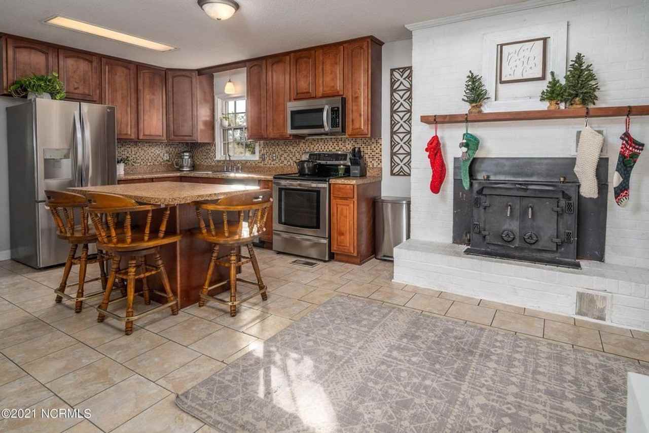 2530 Vernon Ave - Photo 3 of 18