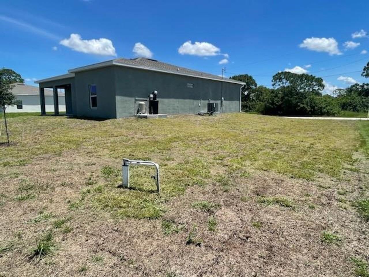 1740 Nw 9th Ter - Photo 4 of 33
