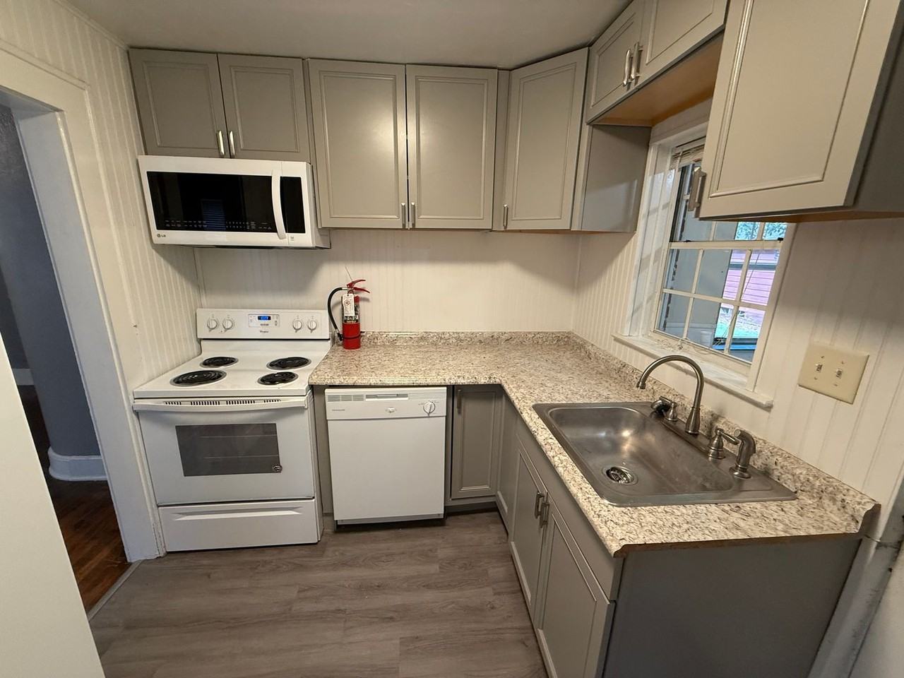 1132 Cherry Laurel St - Photo 4 of 11