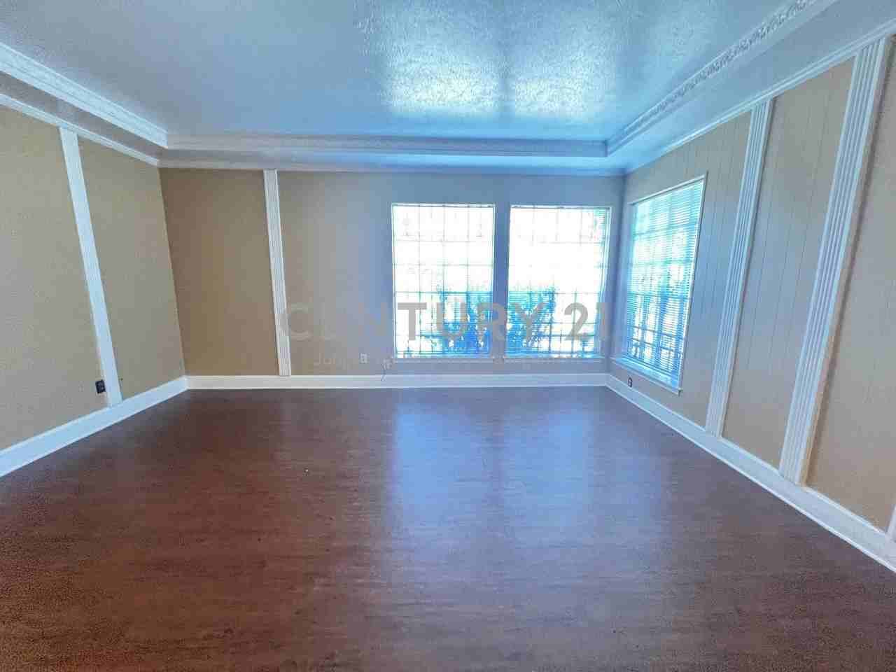 2765 Meadow Gate Ln - Photo 2 of 11