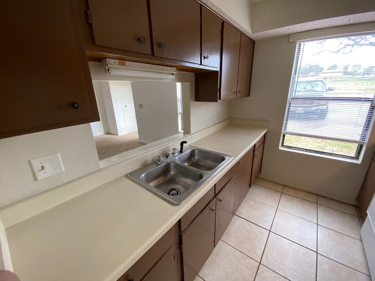 1721 Kathleen Dr Apt A - Photo 5 of 11