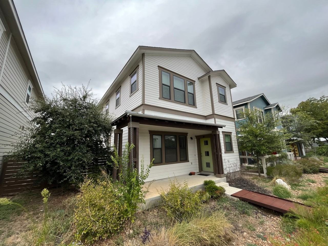 1146 N Olive St - Photo 2 of 27