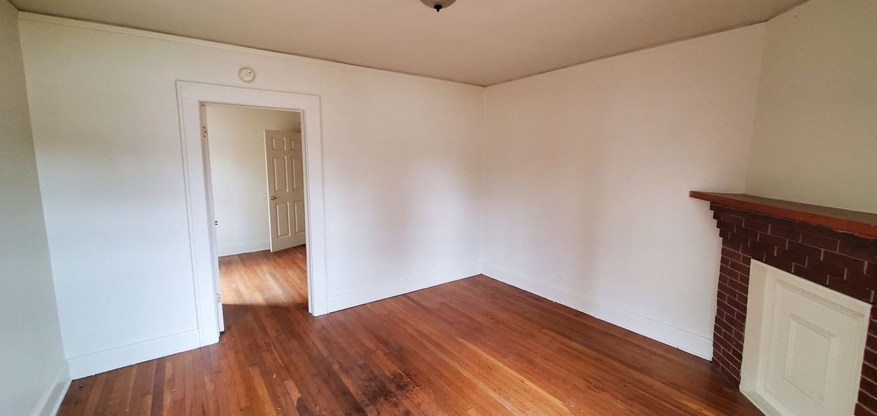 2313 Spring Garden St - Photo 3 of 13