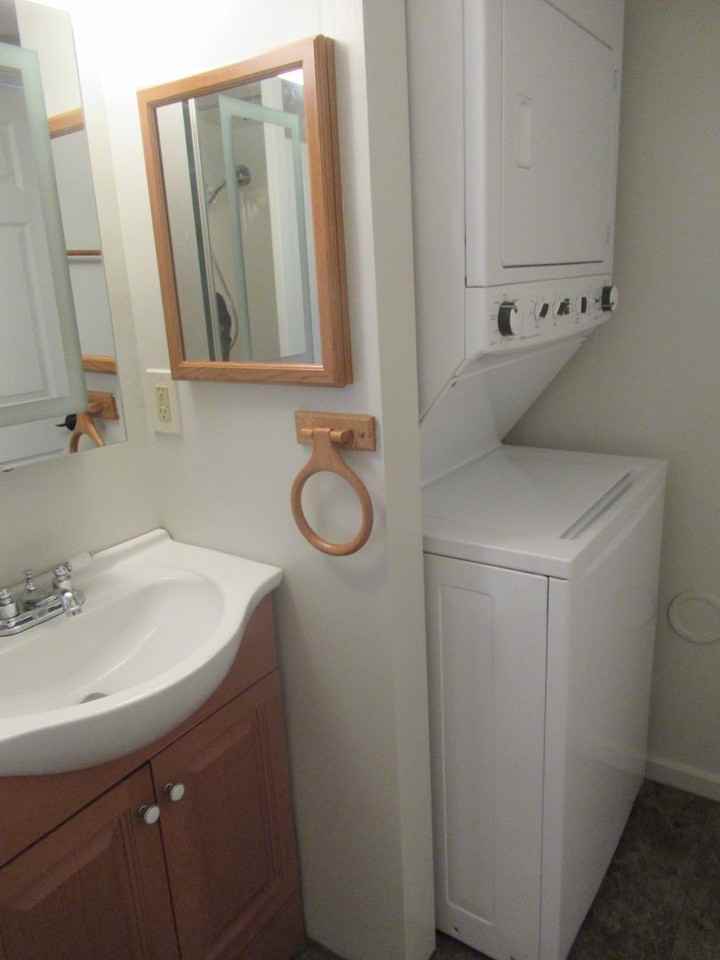 914 Pine St - Photo 7 of 10