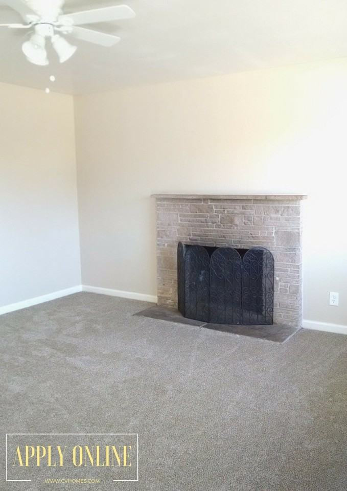 4377 Twain Dr - Photo 2 of 10