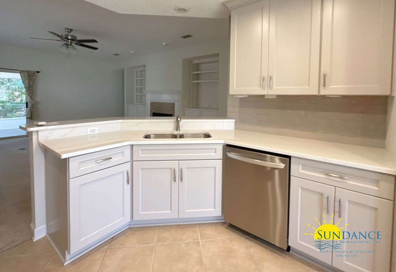 451 Forest Glen Pl - Photo 7 of 29